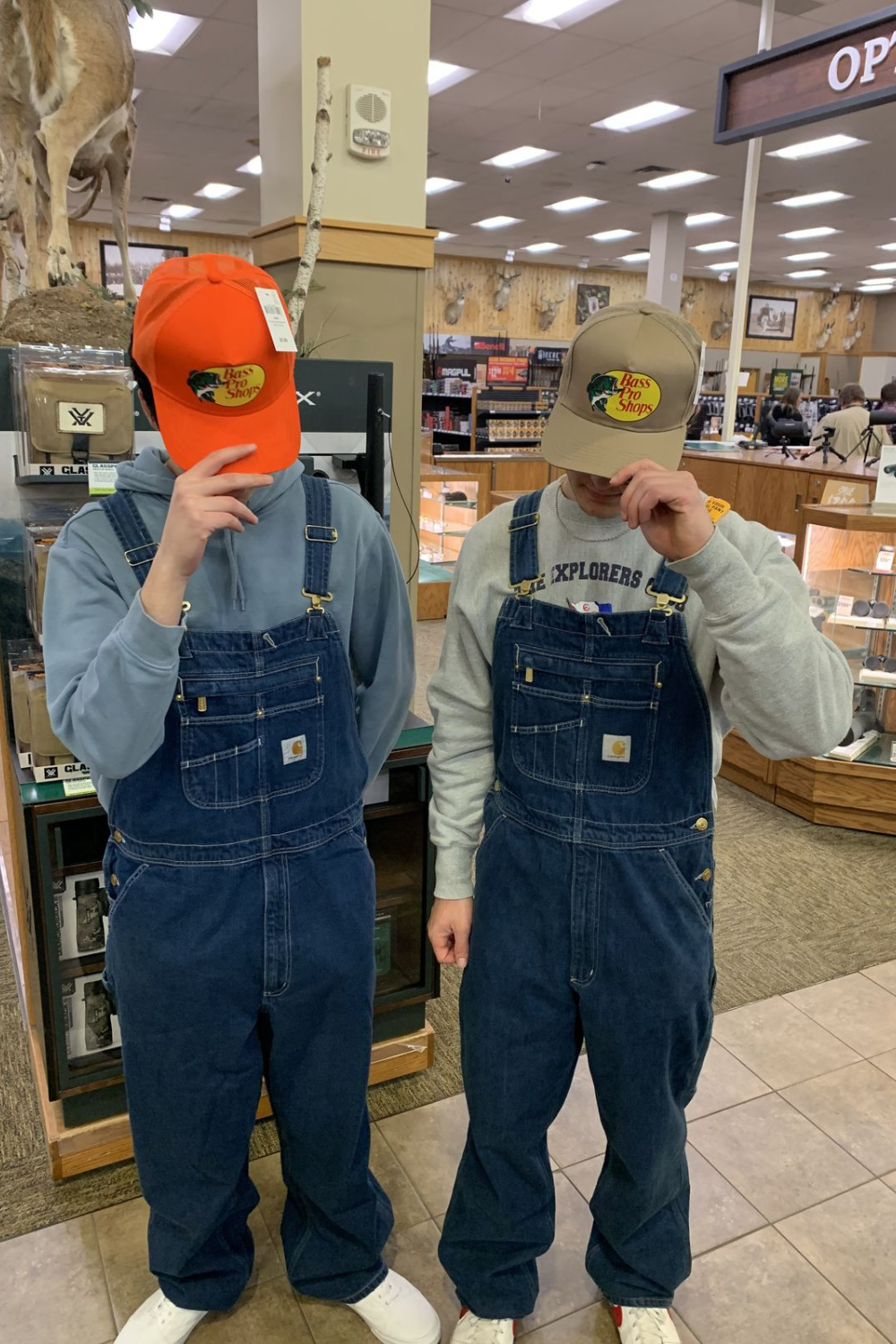 10 idées de tenues avec une salopette Carhartt homme